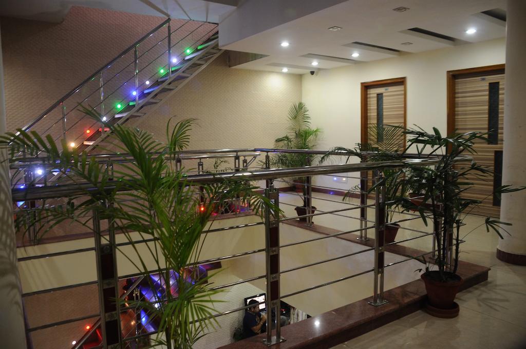 Hotel Citi Heights Chandigarh Exterior photo