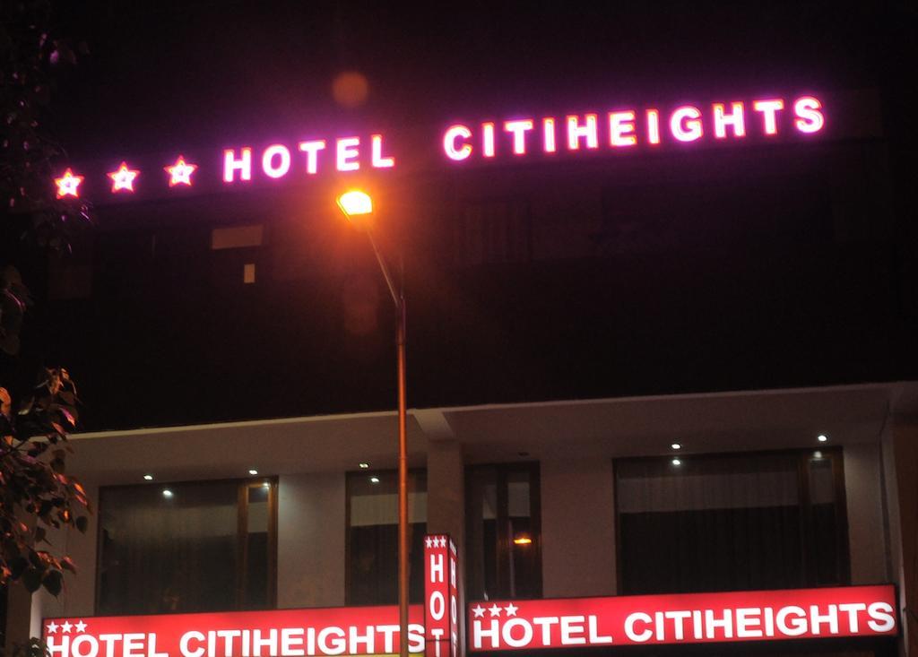 Hotel Citi Heights Chandigarh Exterior photo